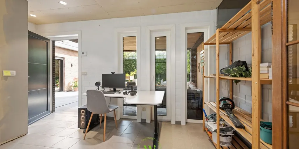 Kabinet - Modernised House with Garden in Izegem