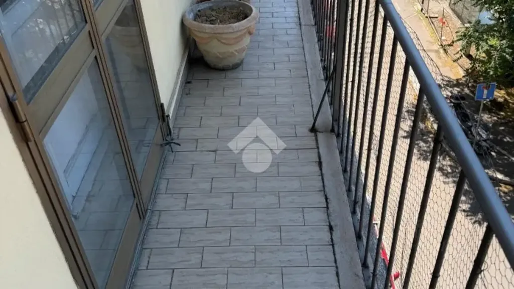 Balcon - Bright Bilocale with Balcony in Bologna