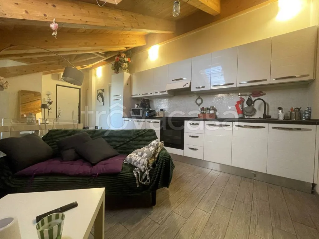 Cuisine - Modern Apartment with Balcony in Trofarello