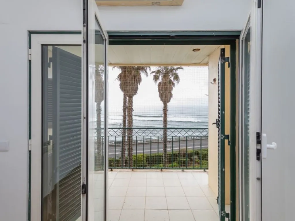 Balcon - Luxury Apartment with Ocean Views in Parede