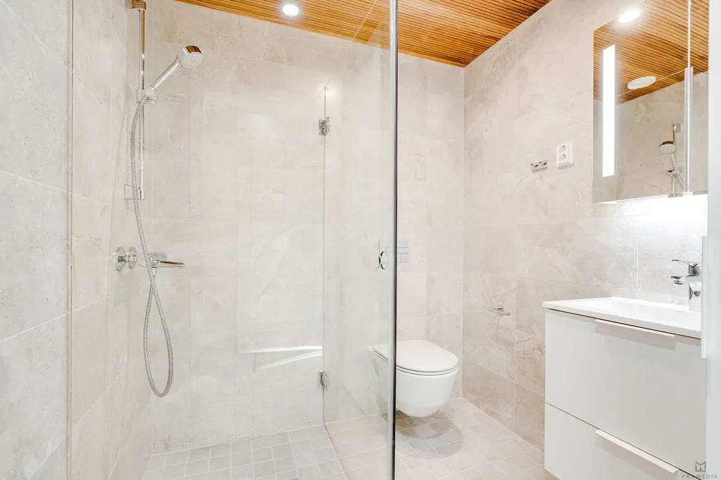 Vannitoad - Modern Studio Flat with Balcony in Tampere Centre