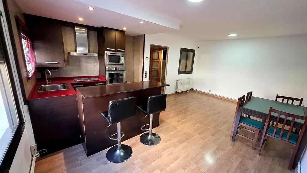 2-Bedroom Apartment with West View in Egara