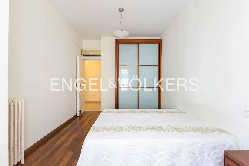 Chambres - Apartment with Balcony in Gran Vía, Valencia