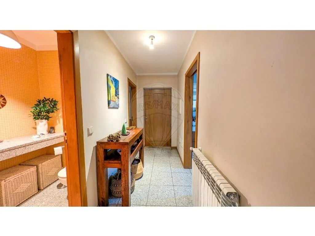 Entrée - Luxury House with Terrace Views in Vila Real