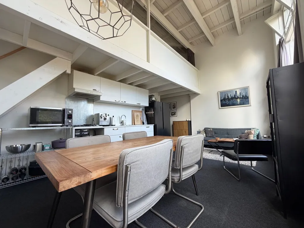 Salle à manger - Apartment with Open Kitchen in Zwolle Centre