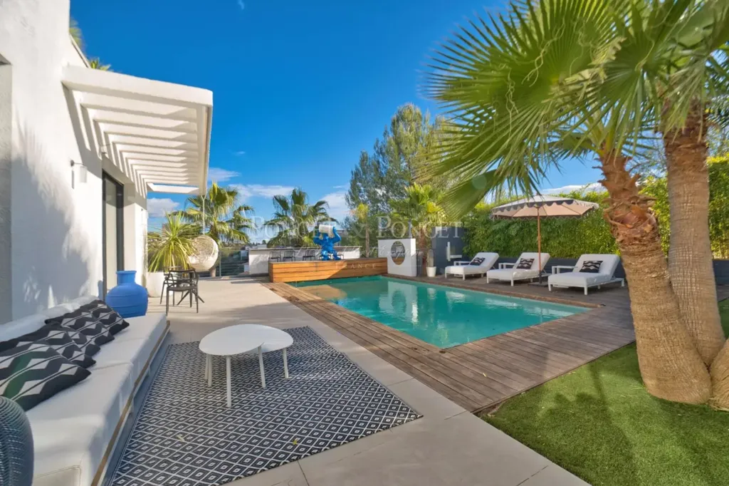 Piscine - Maison 7 pièces à Juvignac