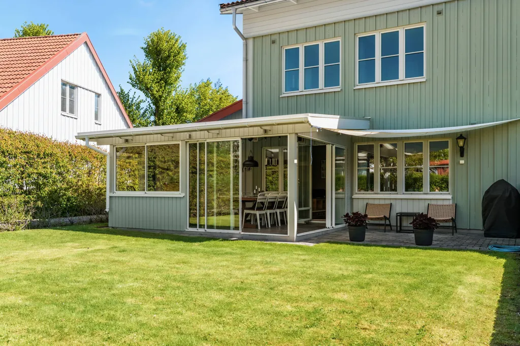 Terrass - Family-friendly Duplex with Garden in Nyköping