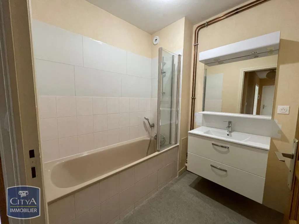 Salles de bain - Appartement T2 avec Jardin à Ifs