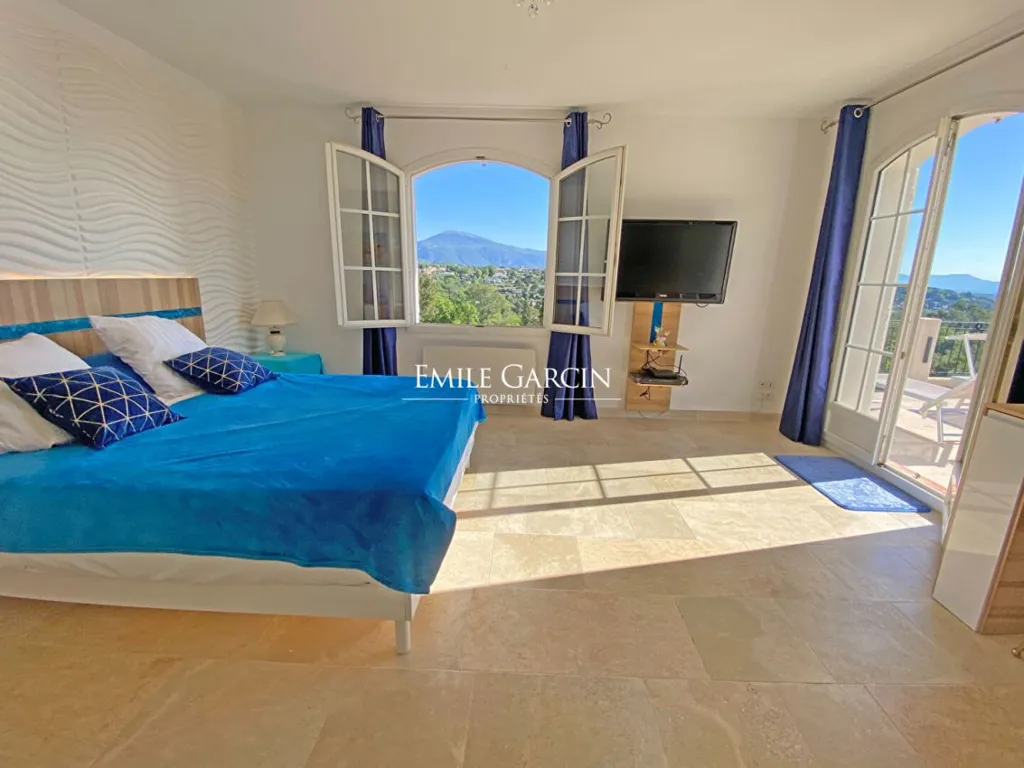 Chambres - Maison avec Vue Panoramique à Valbonne