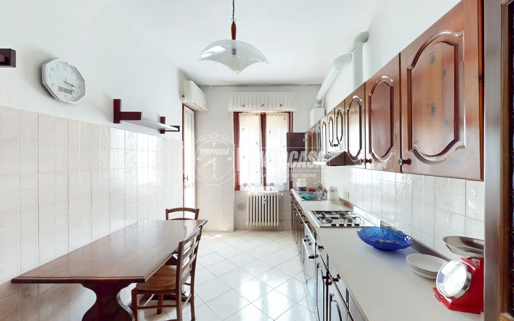 Kitchen - Four-Room Apartment with Balcony in Paullo
