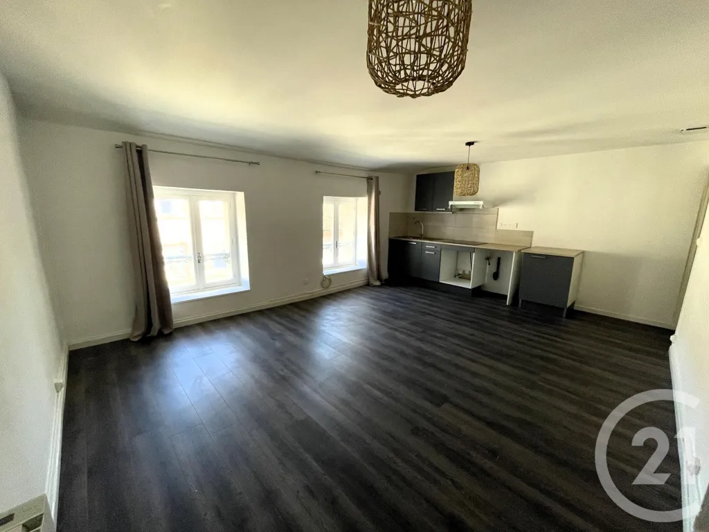 Elutuba - Spacious 2-Bed Flat in Beaujeu