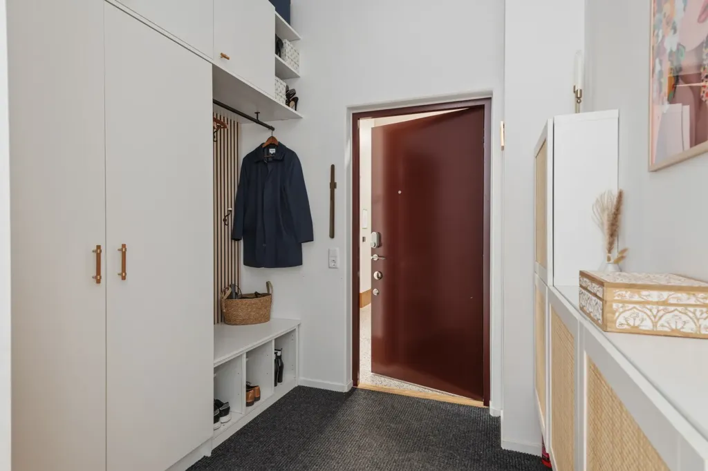 Esik - Apartment with Balcony in Täby Park
