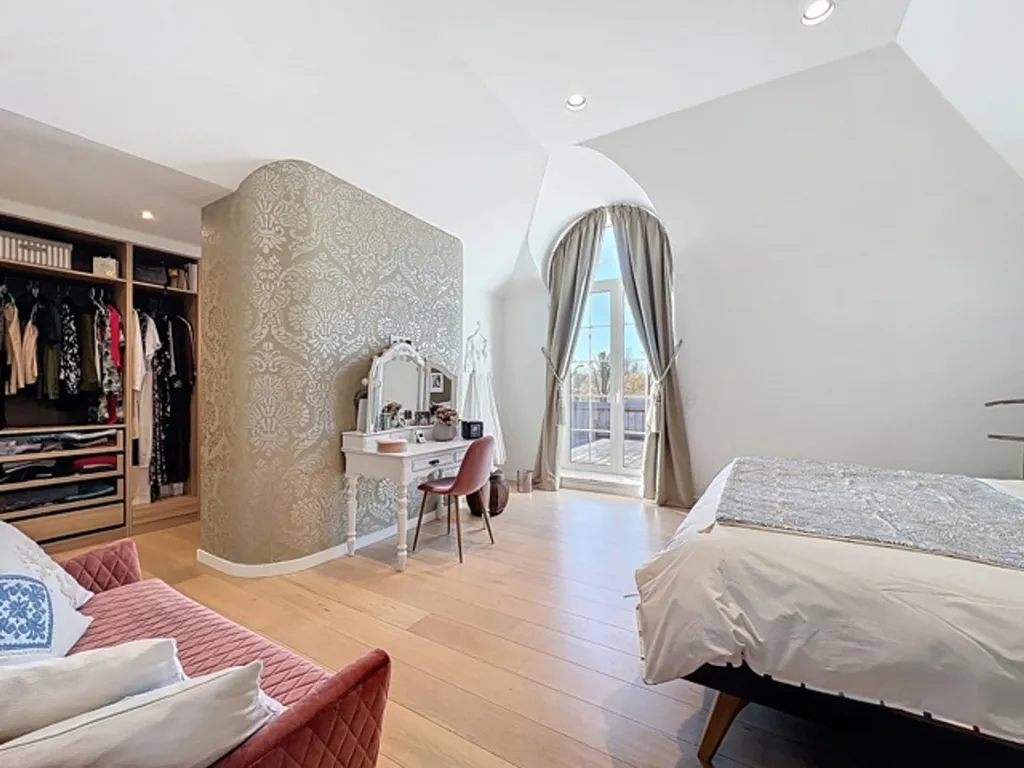 Schlafzimmer - Villa with Pool in Ancien Golf, Brussels