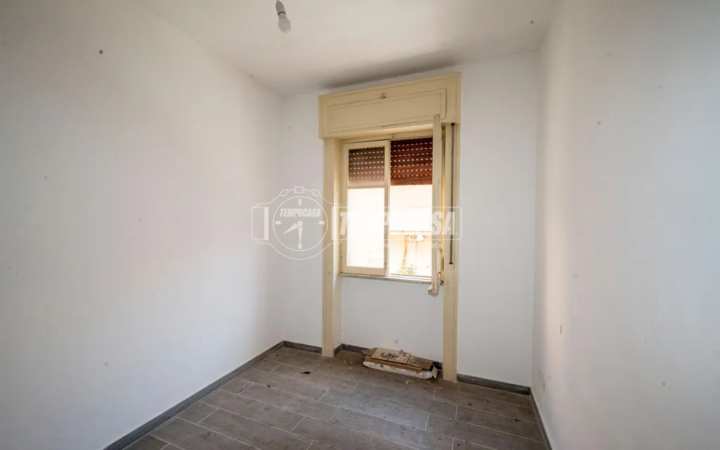 Pièces - Trilocale with Balcony in Messina