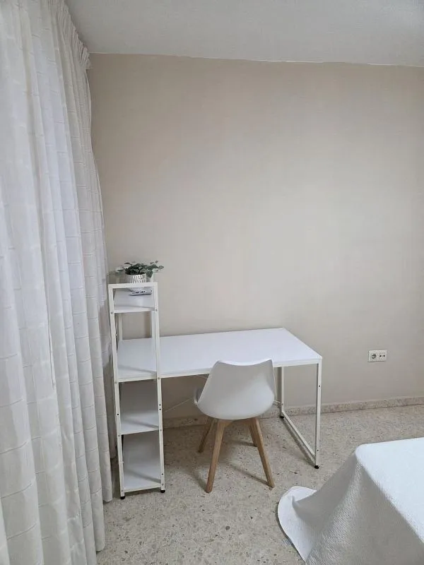 Office - Furnished Flat with Balcony in Beteró