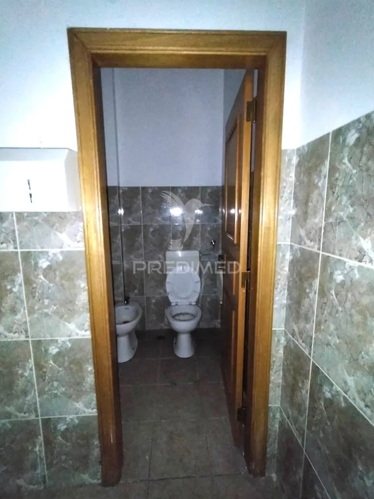 Vannitoad - Commercial Space with High Visibility in Belas
