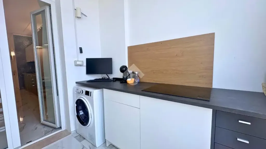 Cuisine - Renovated Apartment with Balcony in Ancona
