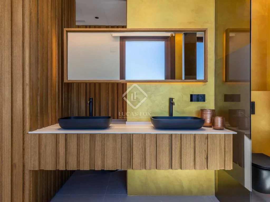 Bathrooms - Luxury Villa with Sea View in La Nucía