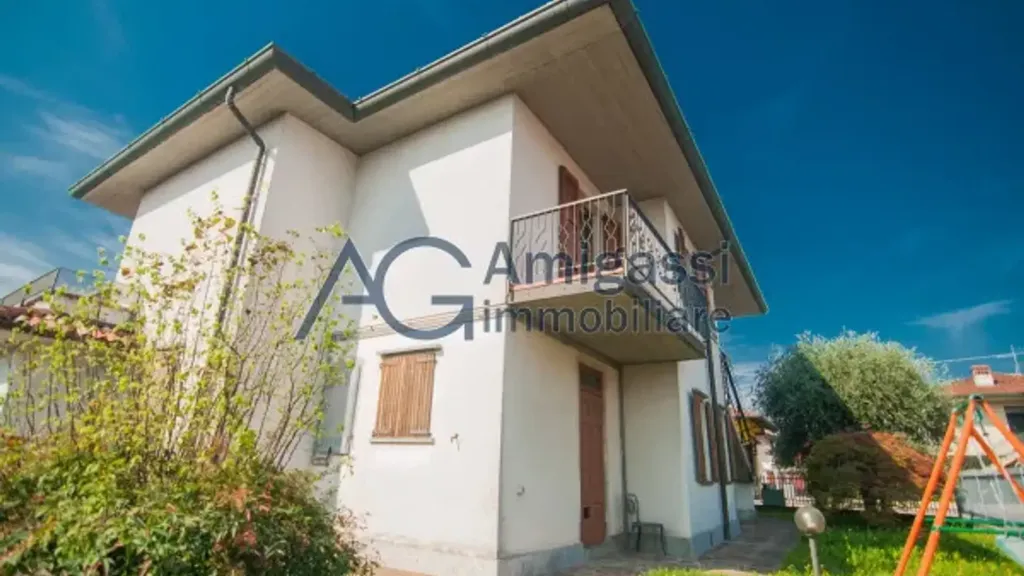 Esterno - Villa bifamiliare con giardino privato a Zanica