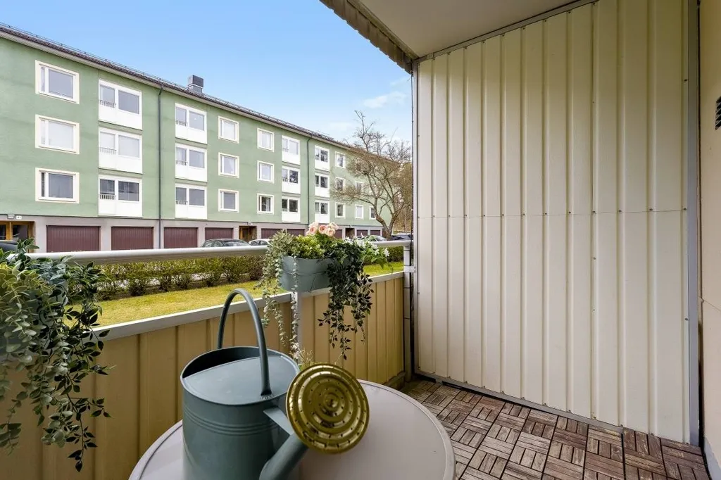 Balcon - Bright 3-Room Flat with Balcony in Barkarby