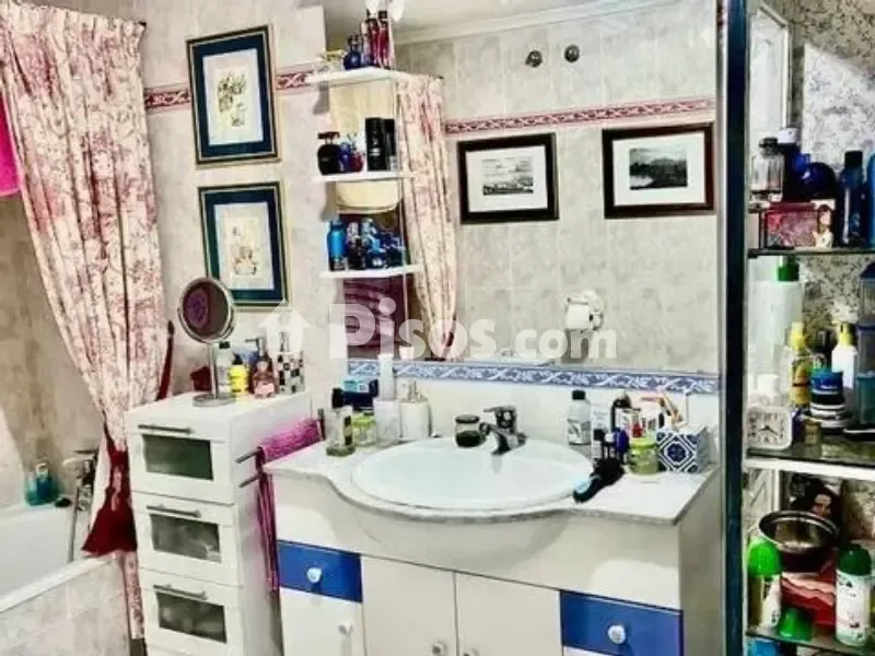 Vannitoad - Apartment with Garage in Ensanche Centre
