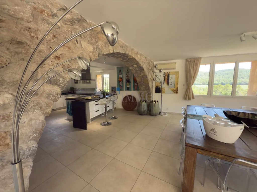 Salle à manger - Villa avec Piscine et Terrasse à Lorgues