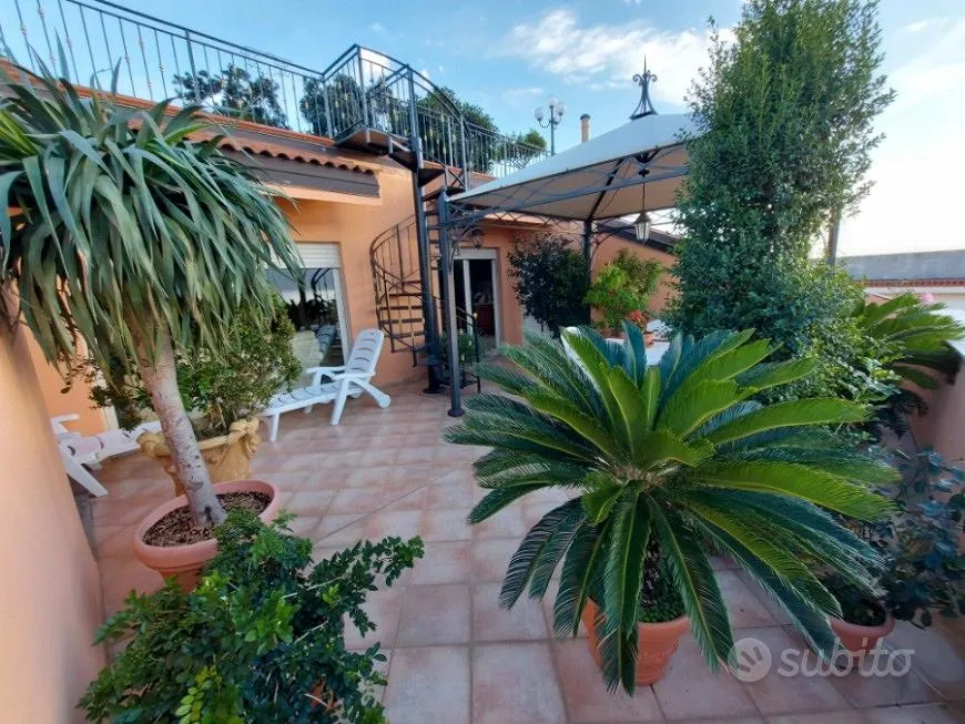 Terrass - Panoramic Penthouse with Stretto View in Catona