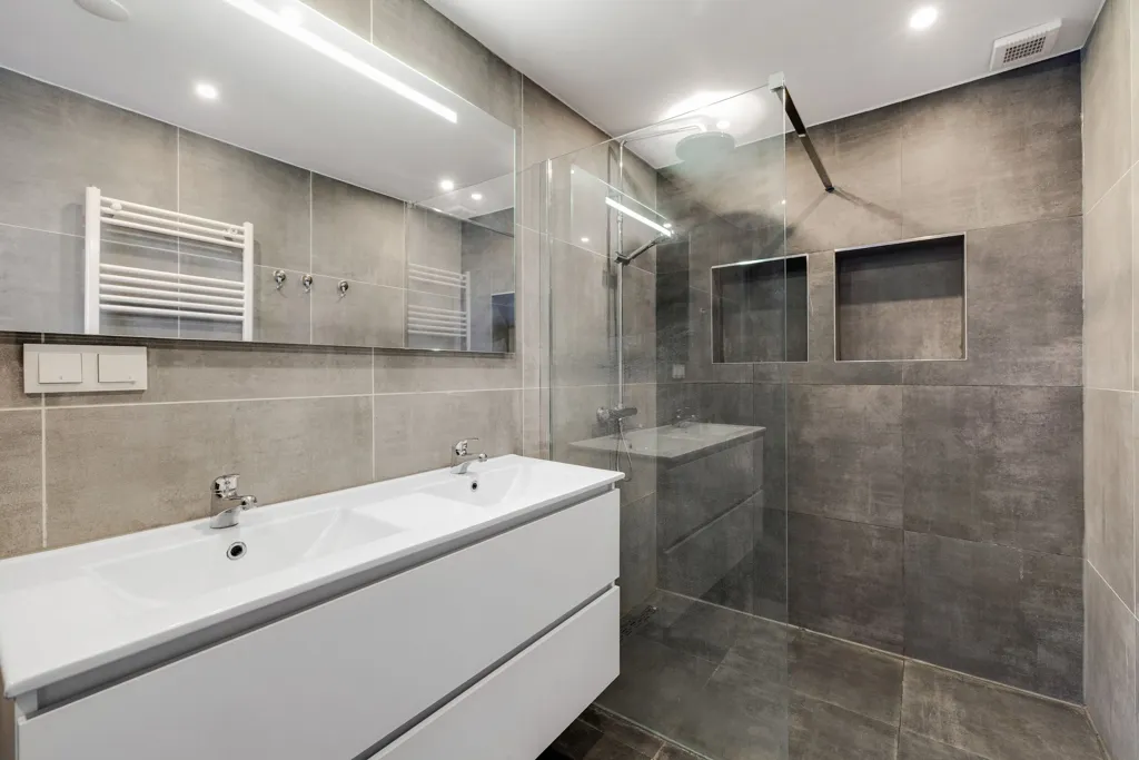 Salles de bain - Maisonette with Rooftop Terrace near Rotterdam Centraal