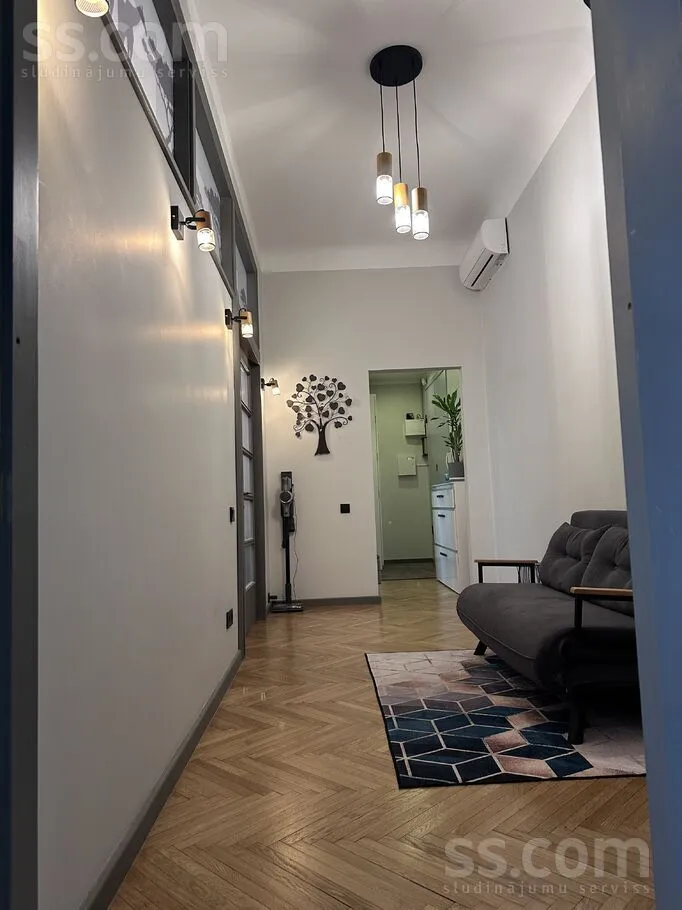 Esik - Spacious Apartment with Balcony in Riga Centre