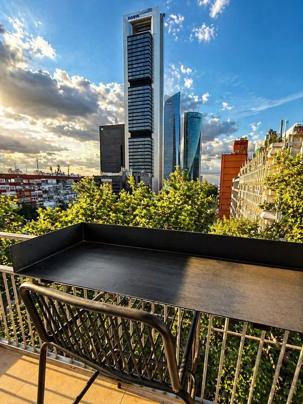 balcony