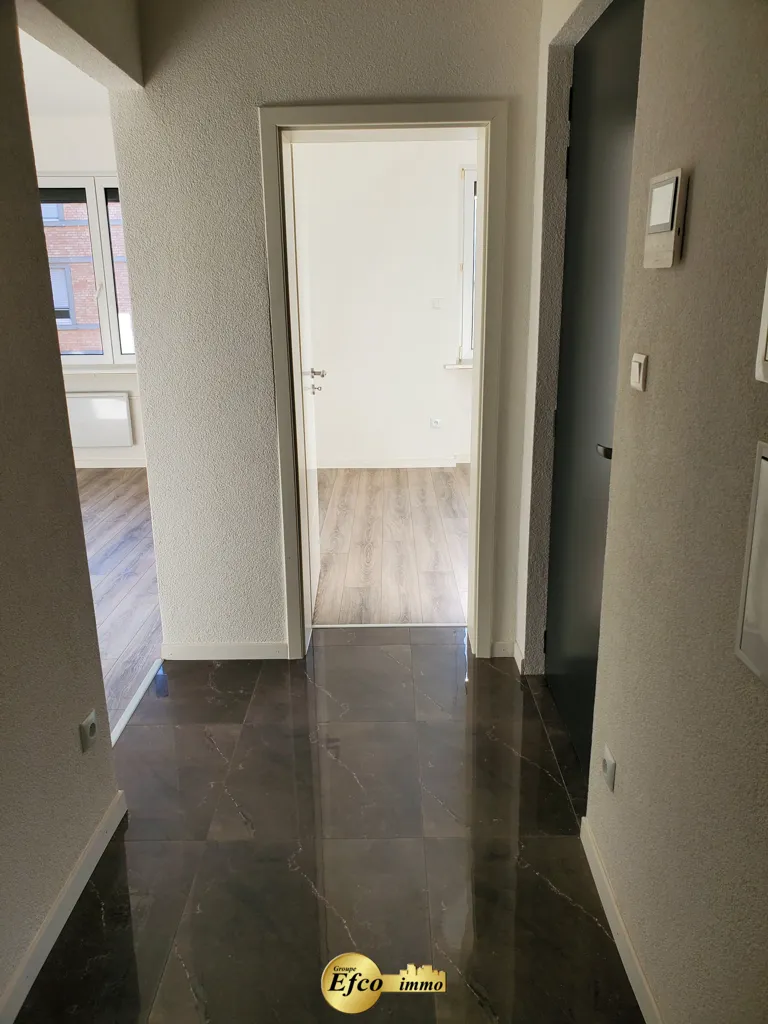 Ingresso - Renovated Flat with Balcony near Border