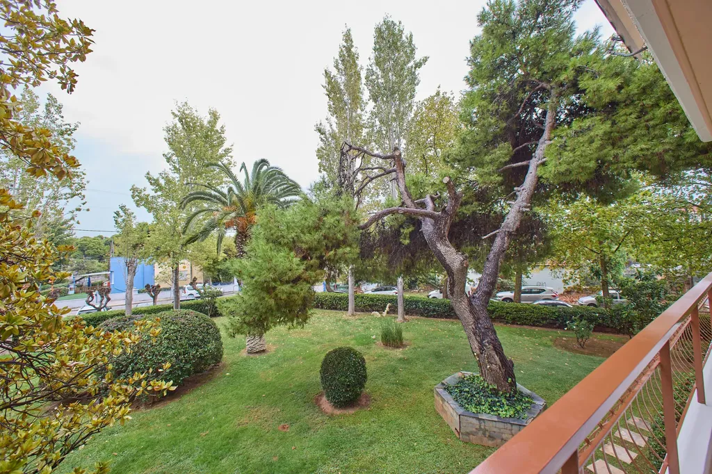 Jardin - Renovated Apartment with Panoramic View in Marousi