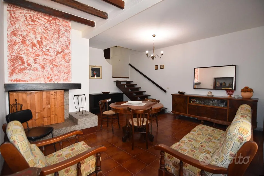 Living Room - Detached House with Private Courtyard in Centre