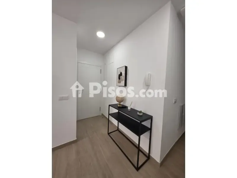 Ingresso - Apartment with Balcony in City Centre
