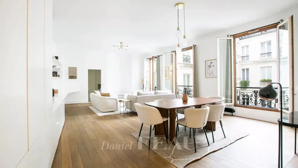 Elutuba - Duplex Apartment with Courtyard View in Paris 8th