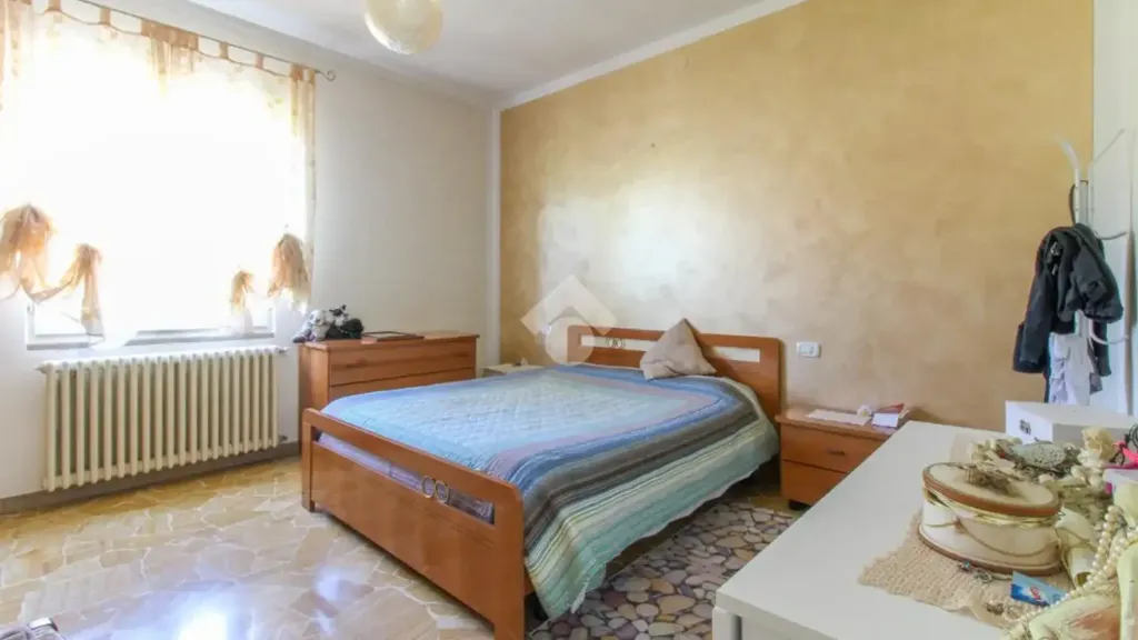 Magamistoad - Bifamiliar Villa with Garden in Barghe