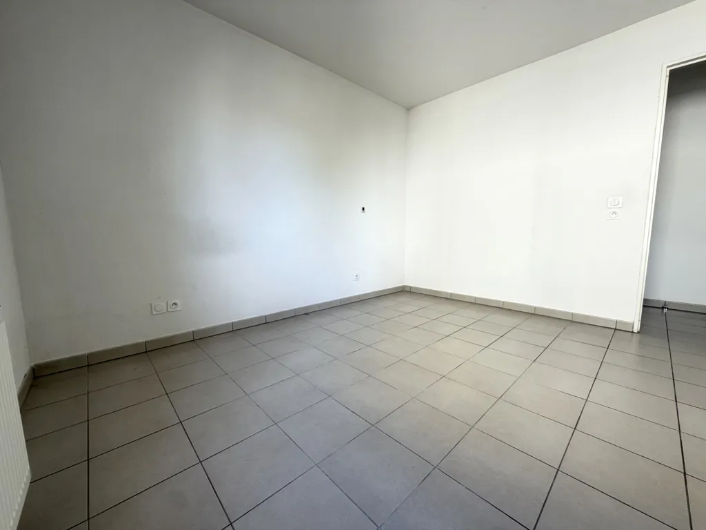 Pièces - Appartement T3 avec terrasse à Miramas