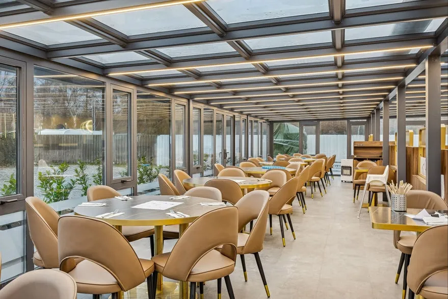 Söögituba - Mixed-Use Property with Restaurant and Garden in Central Location