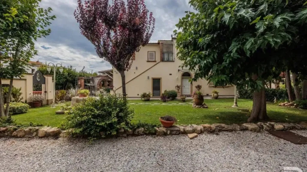 Aed - Rustic Villa with Solar Panels in Rosignano Marittimo