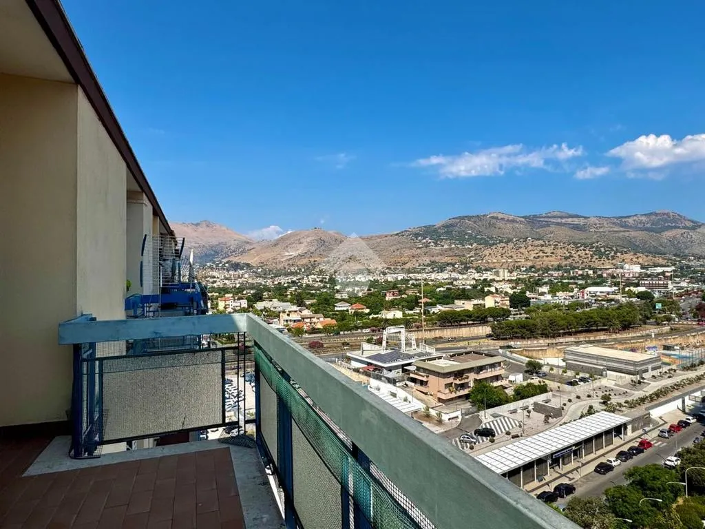 Balcony - Panoramic 3-Bedroom Apartment in Palermo