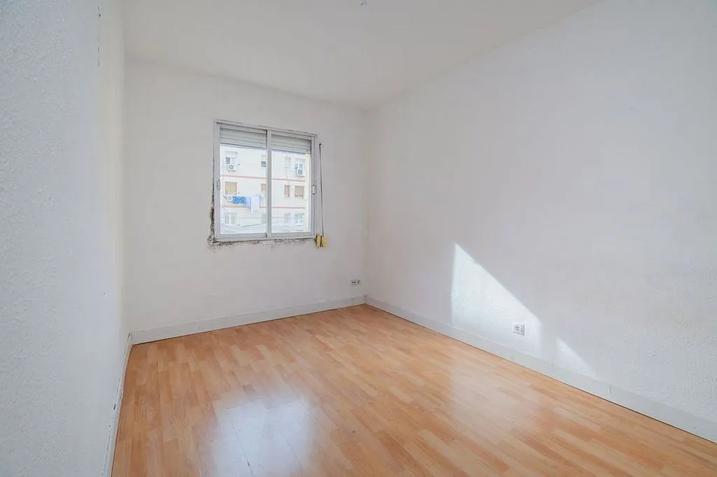 Pièces - Apartment with Metro Access in Madrid