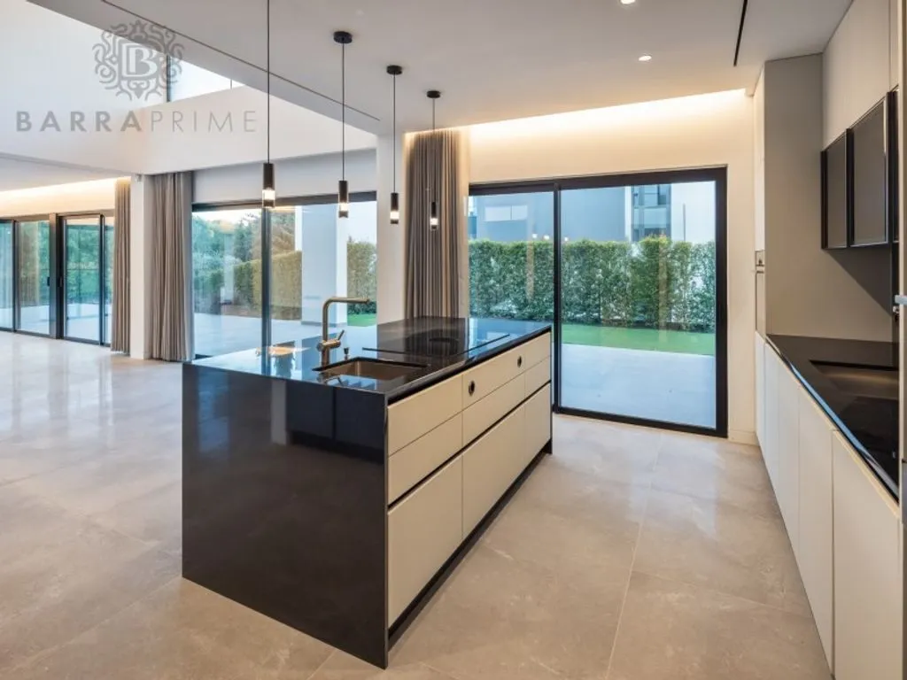 Kitchen - Contemporary Villa with Golf View in Vilamoura