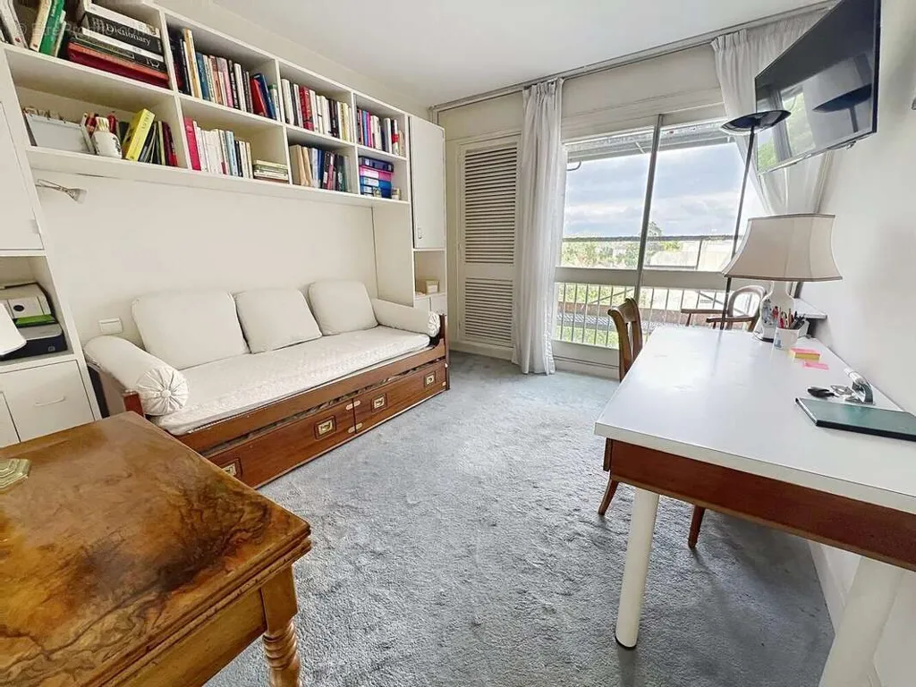 Kabinet - Luxury Apartment with Parking in Garches