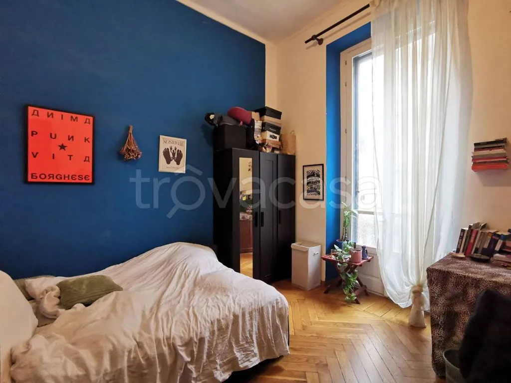 Chambres - Spacious Apartment with Triple Exposure in Turin
