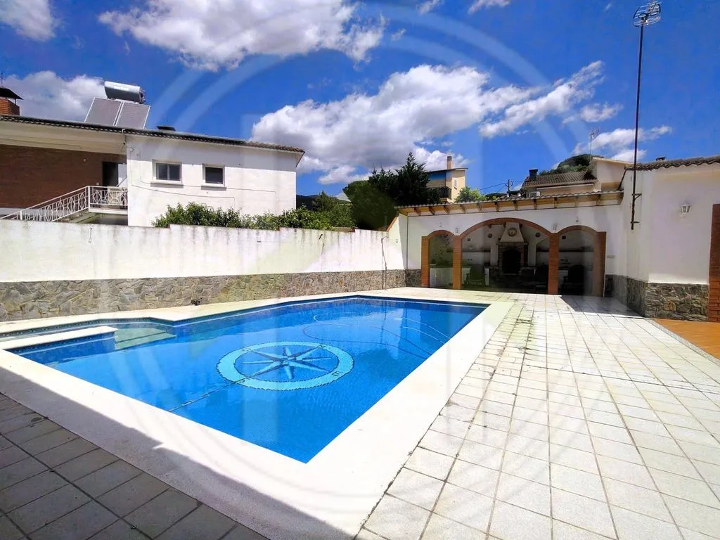Piscine - Luxury House with Pool in Cànoves i Samalús