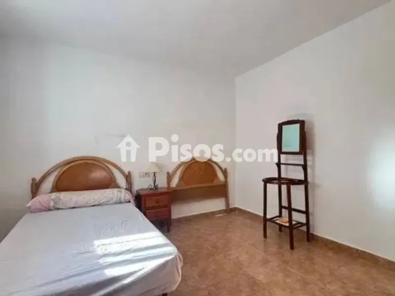 Magamistoad - Terraced House with Terrace in Plines