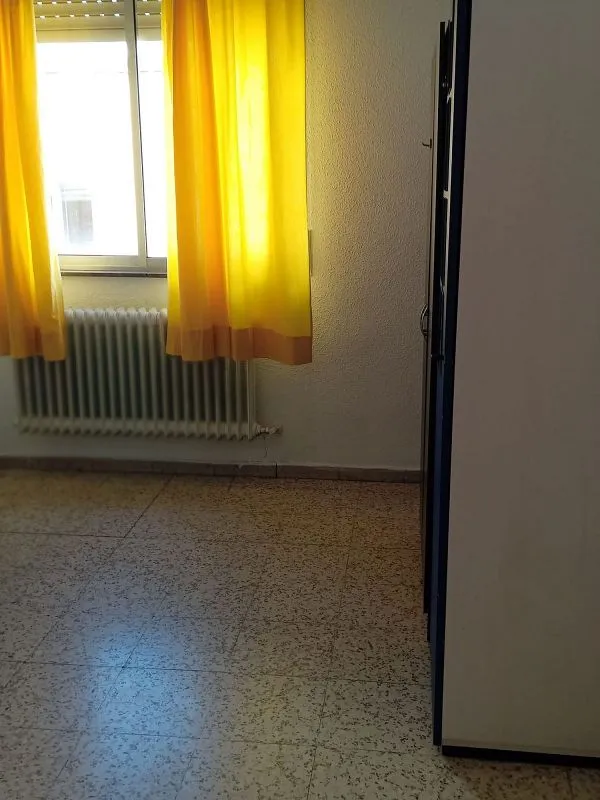 Toad - Furnished Flat with Central Heating in Carmelitas