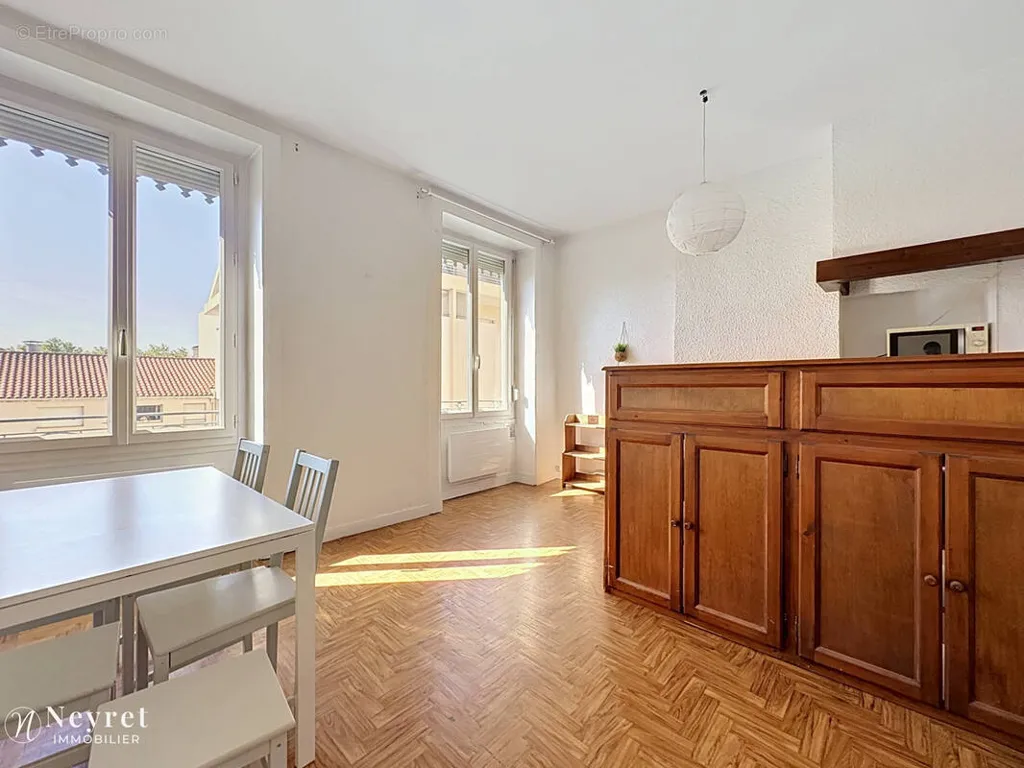 Cuisine - Appartement T2 Résidence 1900 à Lyon Saint-Michel