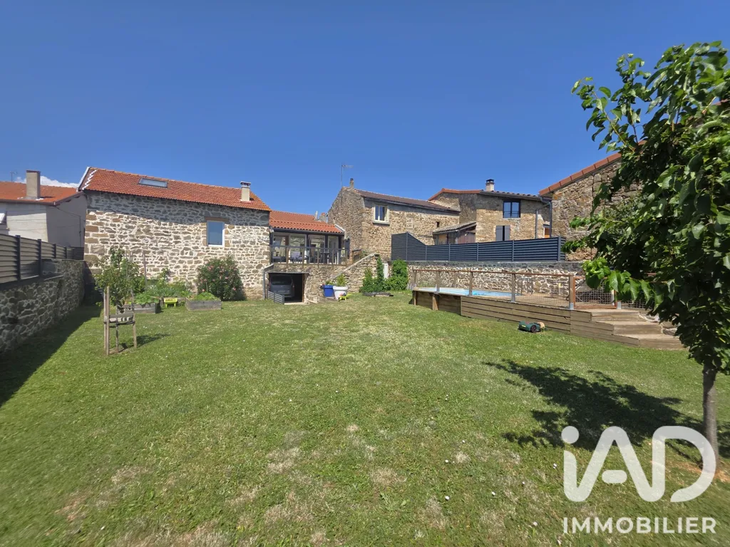 Jardin - Maison en Pierre avec Piscine au Cœur de Quintenas