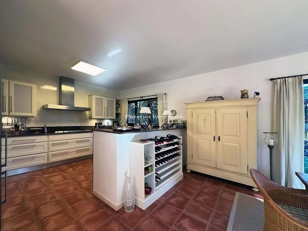 Cuisine - Luxury Villa with Golf Views in Navata